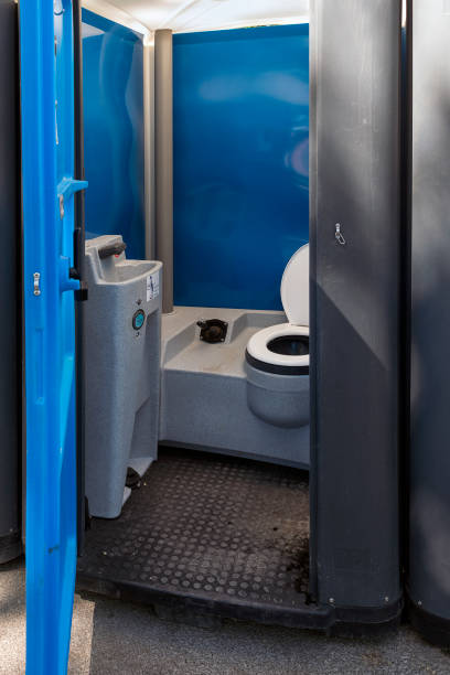 Best Porta potty delivery and setup  in Whitestown, IN